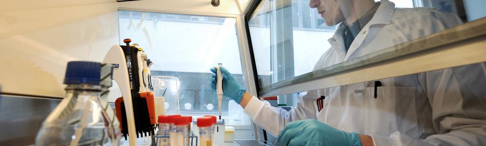 Photo from the lab at Biomaterials Gothenburg University